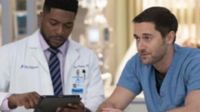 New Amsterdam, spoiler dell'11 giugno: un adolescente viene ricoverato con problemi ai polmoni.