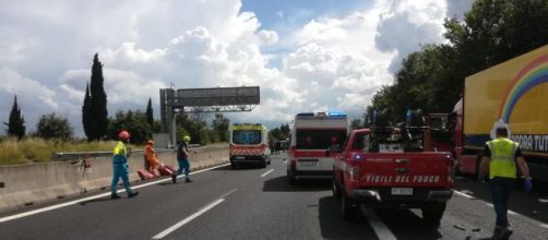 Arezzo, incidente sull'autostrada A1: tra le vittime (quattro in tutto) anche due bambini.