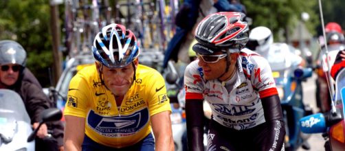 Lance Armstrong e Filippo Simeoni al Tour de France 2004.