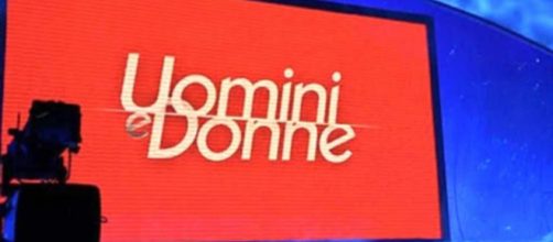 Uomini e donne: Sara avrebbe scelto Sonny, Carlo più vicino a Ginevra che a Cecilia (RUMORS).