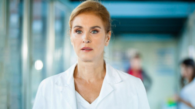 Un posto al sole, la dottoressa Ornella Bruni (Marina Giulia Cavalli).