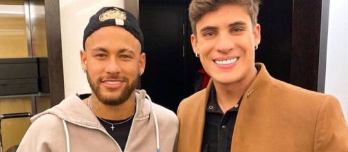 Neymar comentou briga da sua mãe com o namorado com os "parças", seus amigos. (Arquivo Blasting News)