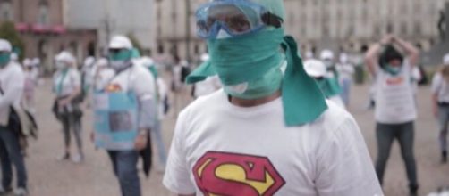 Protesta degli infermieri a Torino: raggiunto l'accordo tra Regione e sindacati per il bonus.