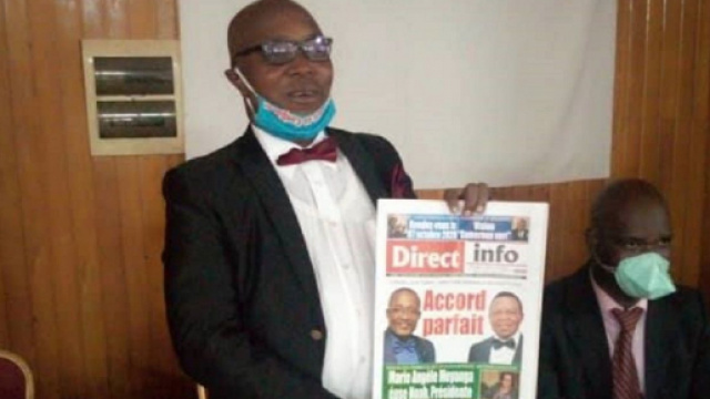 Le directeur de Publication Samuel Bondjock lors de la pr&eacute;sentation de son journal (c) Samuel Bondjock