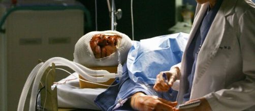 Nella sesta stagione di Grey's Anatomy, George O'Malley muore in seguito alle gravi ferite riportate in un incidente stradale.