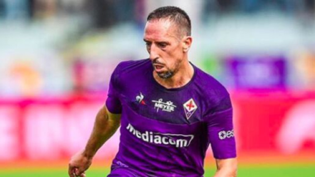 Football (Serie A) : Franck se fait allumer par un groupe de supporters de la Fiorentina - Photo Compte Instagram Rib&eacute;ry