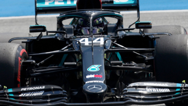 Nel secondo gp stagionale in Austria trionfa Lewis Hamilton.