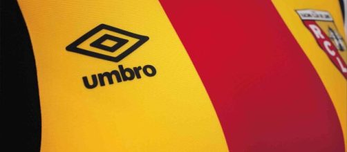 Umbro présente le nouveau maillot RC Lens Home 2016/2017 - jeunesfooteux.com