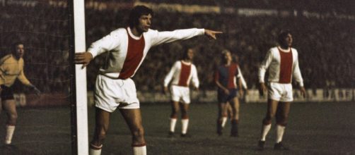 Wim Suurbier con la maglia dell'Ajax negli anni '70.