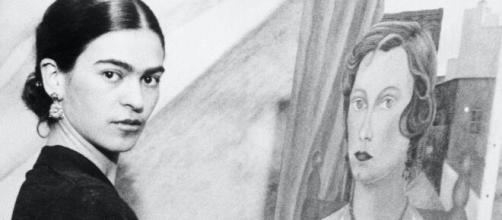 Frida Kahlo, la pittrice rivoluzionaria messicana.
