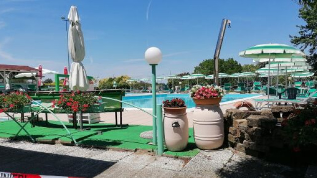Bambino di quattro anni annegato in provincia di Ferrara nella piscina di un agriturismo.