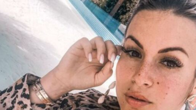 Carla Moreau, virée par les Marseillais car elle aurait été insupportable ... - voici.fr