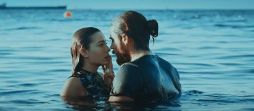 DayDreamer, trama 20 luglio: Can e Aydin sul punto di baciarsi, Deren li interrompe.