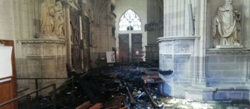 Francia, l'incendio nella cattedrale di Nantes è doloso: fermato un sospettato.
