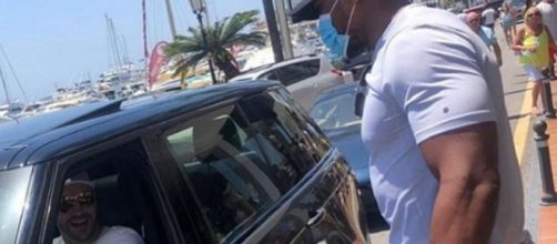 Tyson Fury e Anthony Joshua: il primo face-off è in vacanza a Marbella.