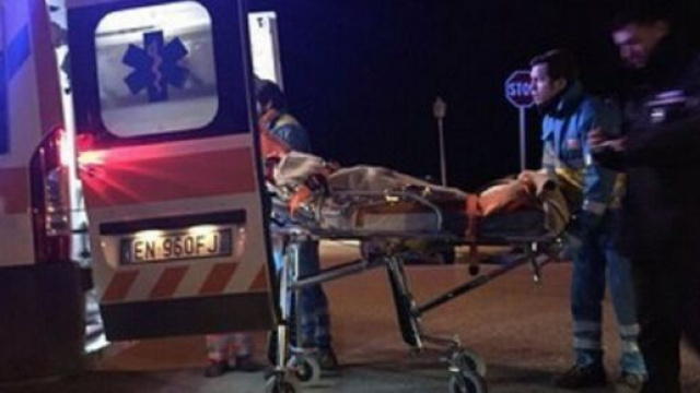 Bari, un bambino di due anni è deceduto dopo essere stato investito dall'auto di suo padre in un campo rom.