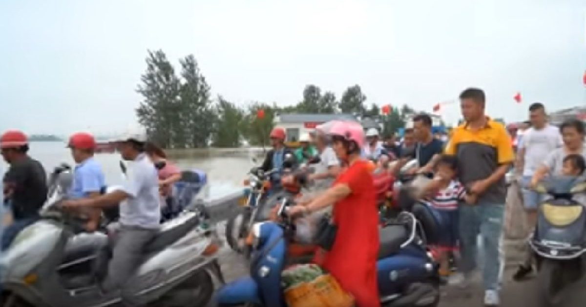 Floods from the Yangtze River, in China, see water level rise by 50ft