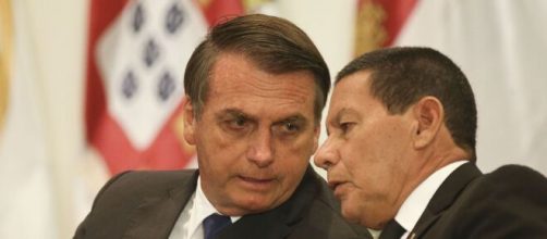 Bolsonaro quer barrar investigações envolvendo fake news. (Arquivo Blasting News)
