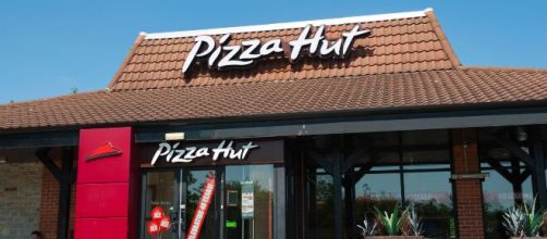 Il più grande gestore dei franchising Pizza Hut ha dichiarato fallimento.