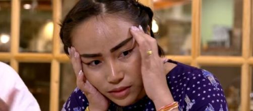 '90 Day Fiance': Fans, disgusted over Annie’s latest pic, slammed her for Chicken feet salad. [Image Source: TLC/YouTube]