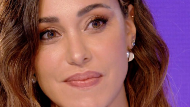 Belen Rodriguez e Antinolfi insieme alle Baleari: lui fotografato con in braccio Santiago.