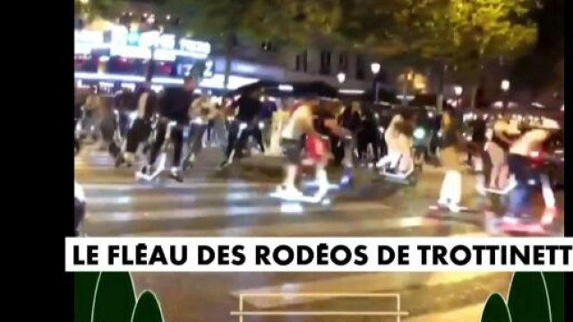Les rodéos de trottinettes sur les Champs Elysées inquiètent les pouvoirs publics, capture CNEWS)