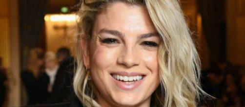 Emma Marrone posta la chat con un hater su IG: 'Odiatori e sapientoni sappiate che vi amo'.