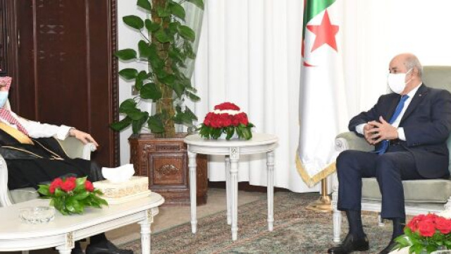 Le ministre saoudien des Affaires étrangères avec le président Tebboune. Présidence de la République (compte officiel Facebook)