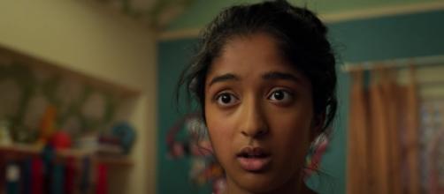 La actriz Maitreyi Ramakrishnan en un fotograma de 'Yo Nunca', la serie de Netflix