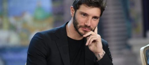 Stefano De Martino commentato l’indiscrezione di Dagospia: ‘Fake news’.