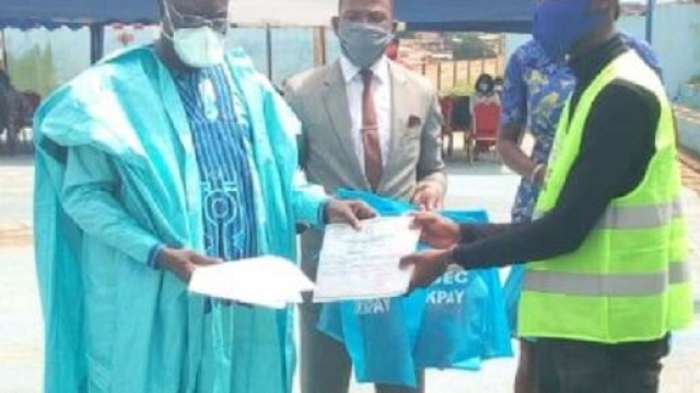 Le Ministre de la jeunesse et de l'Education Civique mounouna Foutsou (c) Minjec