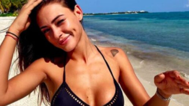 Les marseillais : Alix, en vacances &agrave; Marbella se fait arr&ecirc;ter par la police - photo capture d'&eacute;cran compte Instagram Alix