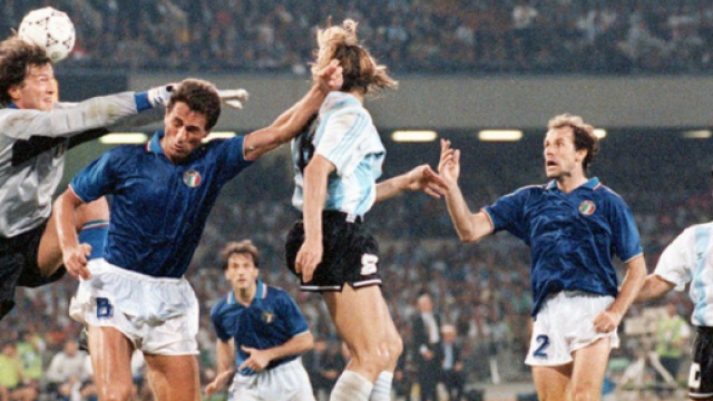 Il gol di Caniggia contro l'Italia ai Mondiali del 1990.