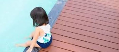 "Je l'ai quitté des yeux pendant 6 secondes…" : un papa rappelle le danger des piscines - photo capture d'écran