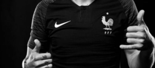Le nouveau maillot de l'équipe de France dévoilé, la toile s'enflamme - Photo compte Instagram FFF
