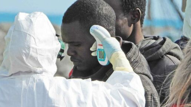 Porto Empedocle, tutti negativi i migranti sottoposti a tampone per coronavirus.