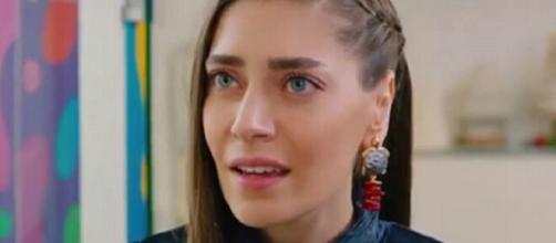 Daydreamer, spoiler turchi: Leyla scopre che Emre è coinvolto in affari loschi.