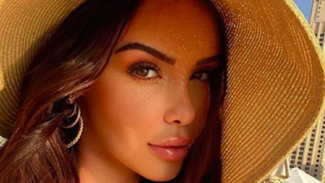 Nabilla atteint les 6 millions d'abonnés. Credit: Instagram/ Nabilla