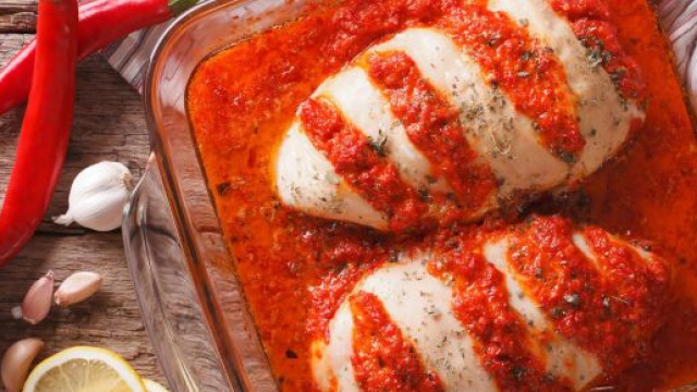 Ricetta di pollo alla portoghese, una leccornia con una salsa di origine africana.