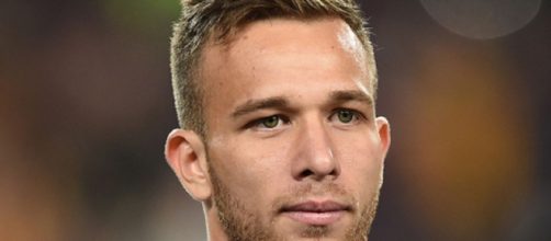 5 curiosità su Arthur Melo, neo acquisto della Juventus: Iniesta e Federer i suoi idoli.