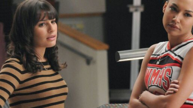 Naya Rivera a partagé l'affiche de la série Glee aux côté de son amie Lea Michele entre 2009 et 2015 (source : capture Twitter)