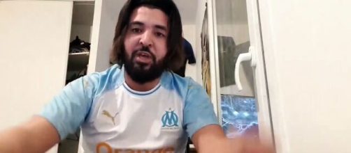 Mohamed Henni chambre et prévient le PSG pour la ligue des champions, la toile s'enflamme