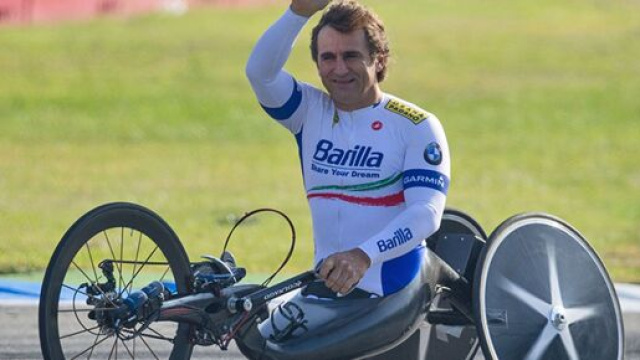 Davide Cassani parla di Alex Zanardi: merita tutto il bene del mondo.