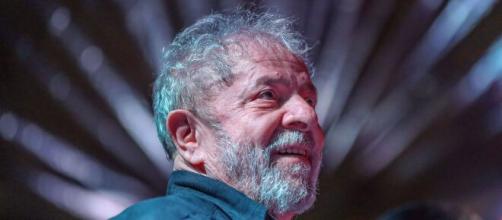 Lula culpa Bolsonaro por número expressivo de mortes por Covid-19 no país. (Arquivo Blasting News)