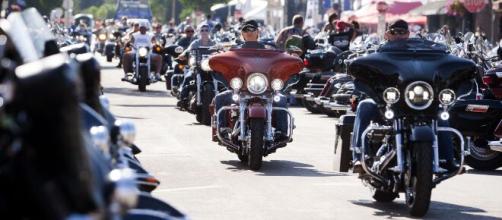 Sturgis Motorcycle Rally draws large crowds as the U.S. tops 5 million coronavirus cases. [Image source/CBS This Morning YouTube video]