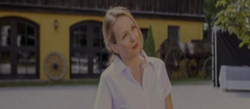 Tempesta d'amore, trame tedesche: Christoph conosce Selina e si innamora.
