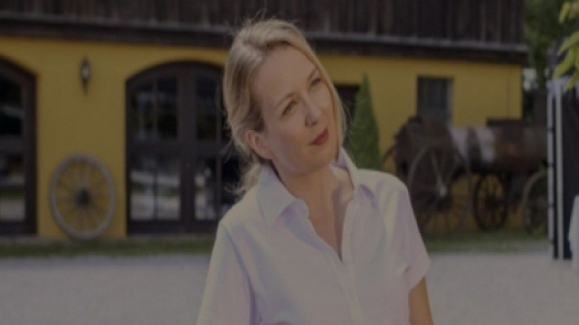 Tempesta d'amore, trame tedesche: Christoph conosce Selina e si innamora.