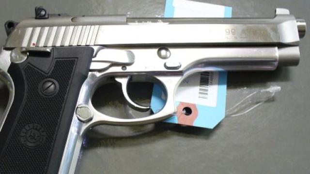 Roma: bambino di sette anni colpito da arma da fuoco mentre il nonno la puliva.