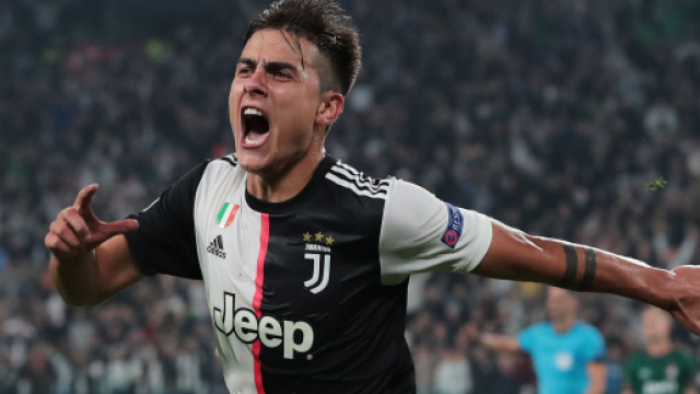 L'esultanza di Paulo Dybala, 26 anni, centravanti della Juventus