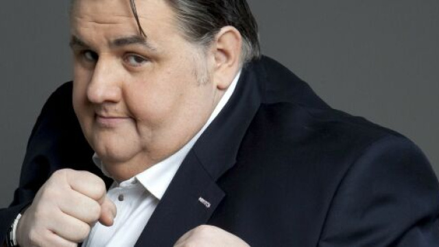 Pierre Ménès s'en prend violemment à Mohamed Henni et l'insulte, le marseillais lui répond